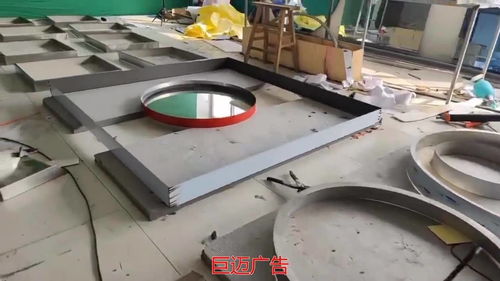 網(wǎng)紅千層鏡霓虹燈制作工藝與巨邁廣告專業(yè)定制方案